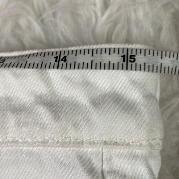 Zara Distressed White Short Bootie Jean Shorts, Size 8 - Picture 8 of 8